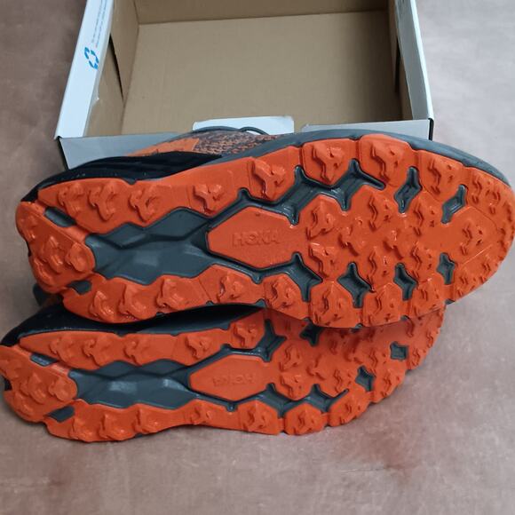 Hoka Speedgoat 5 Youth Size5MD - Picture 3 of 10